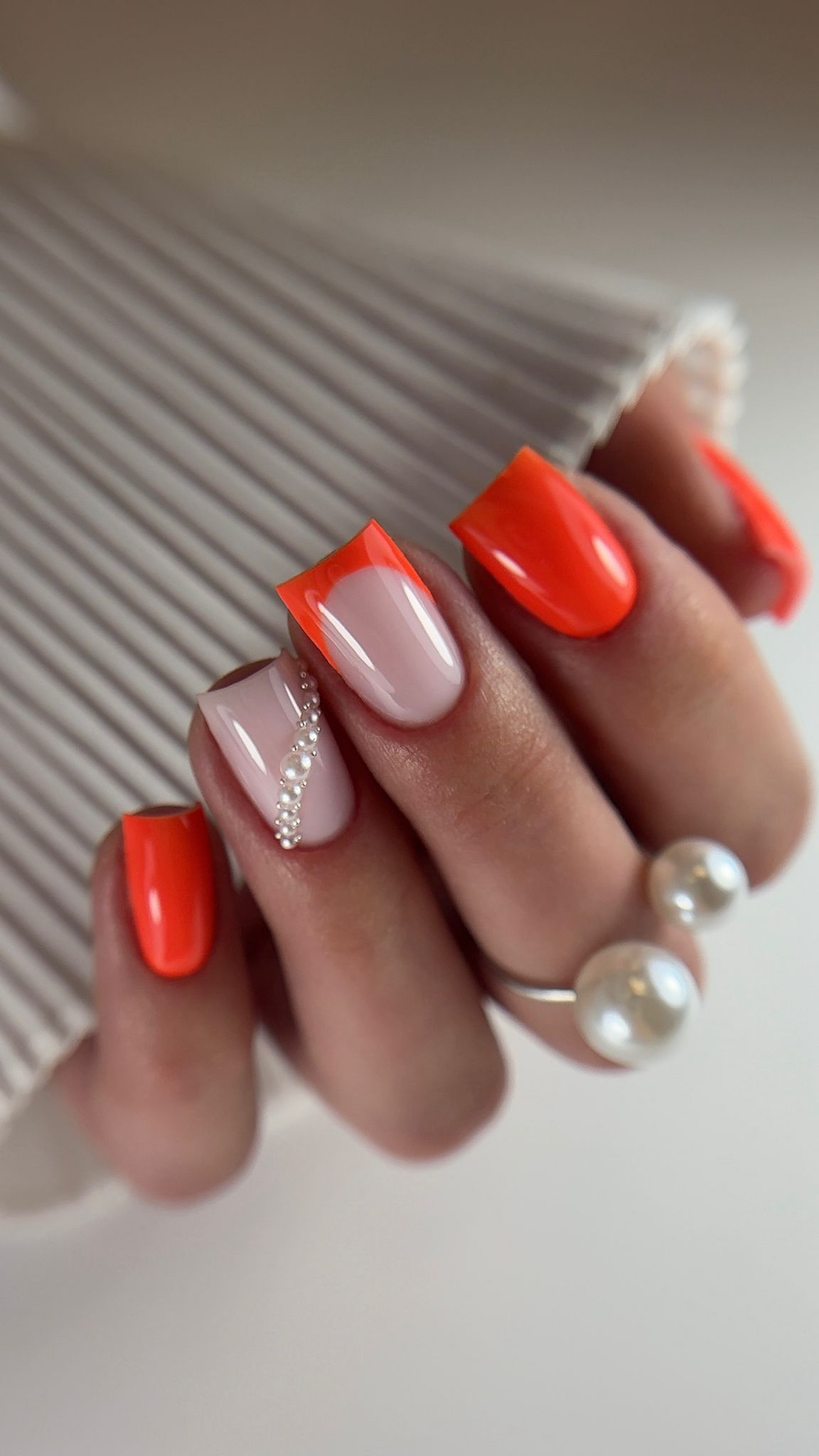 Réalisation onglerie professionnelle French Orange Perles - Fougères
